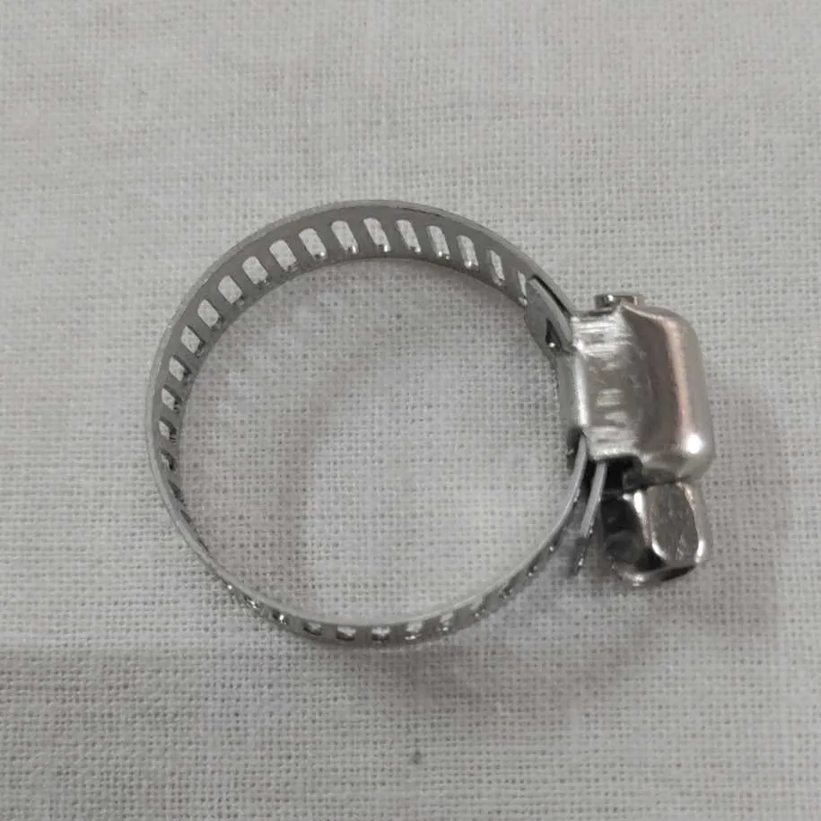 Preview Image 2 Hose Clip 1